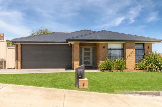 3 Aspect Boulevard, Broadford, Vic 3658