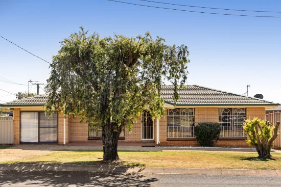 3 Blaxland St, Newtown, Qld 4350