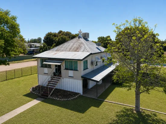 3 Cemetery Road, Queenton, Qld 4820