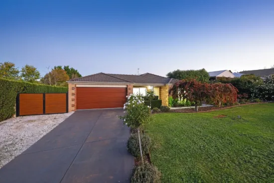3 Clover Court, Romsey, Vic 3434