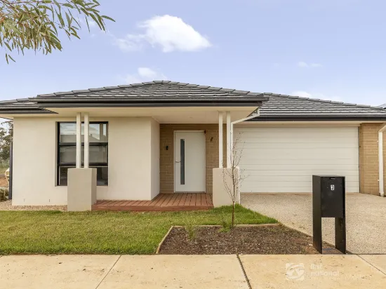 3 Cobungra Road, Weir Views, Vic 3338