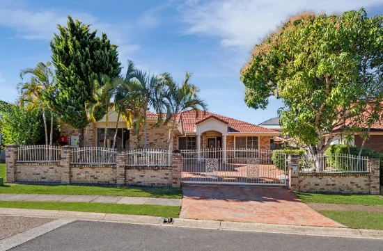 3 Corina Close, Robina, Qld 4226