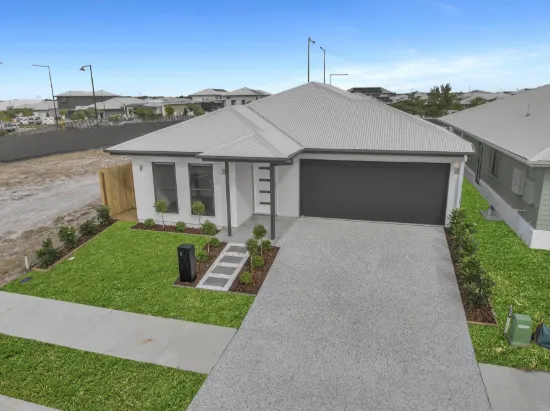 3 Darling Cres, Banya, Qld 4551