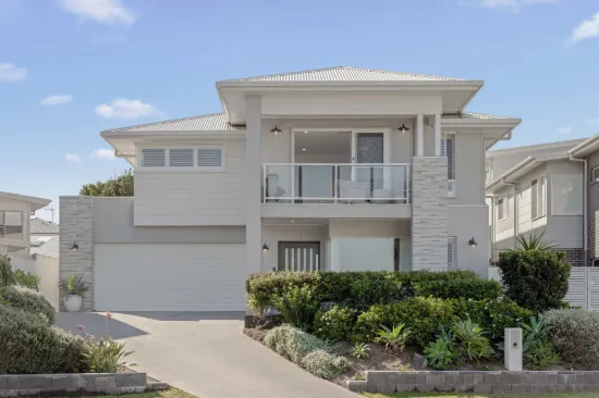 3 Foreshore Avenue, Lake Cathie, NSW 2445