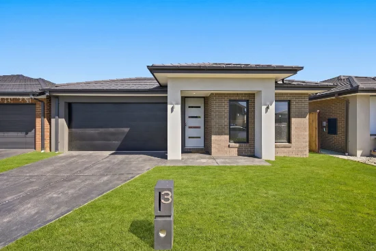 3 Garrison Lp, Clyde North, Vic 3978