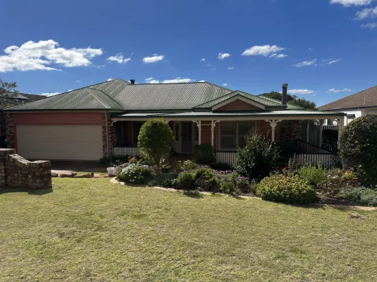 3 Glen Eagles Drive, Middle Ridge, Qld 4350