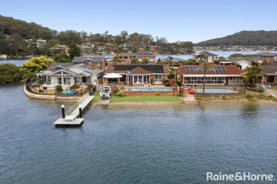 3 Helmsman Boulevard, St Huberts Island, NSW 2257