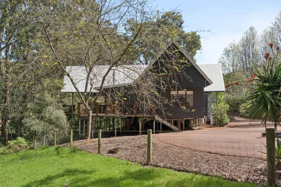 3 Kings Road, Dwellingup, WA 6213