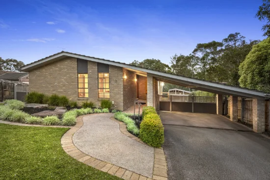 3 Liddesdale Grove, Eltham North, Vic 3095
