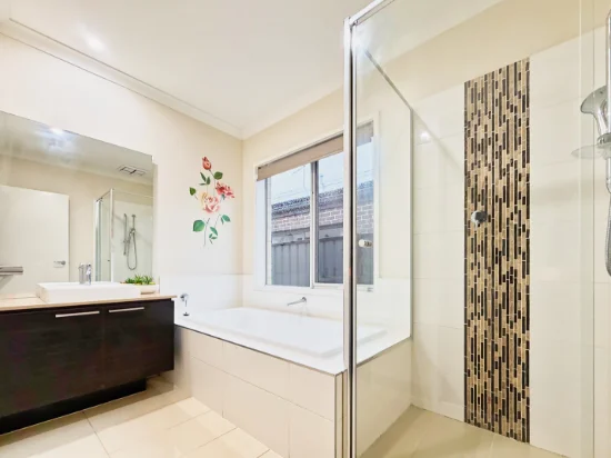 3 Loudon Circuit, Craigieburn, Vic 3064-Image