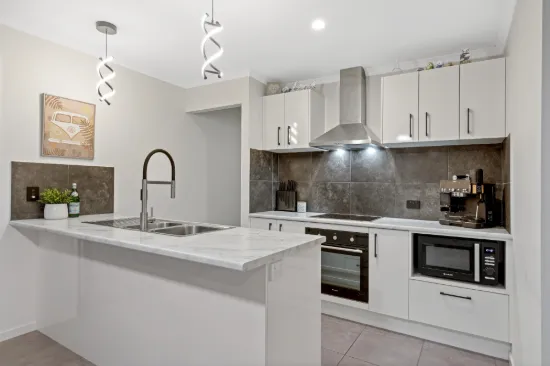 3 Makepeace Crescent, Banya, Qld 4551