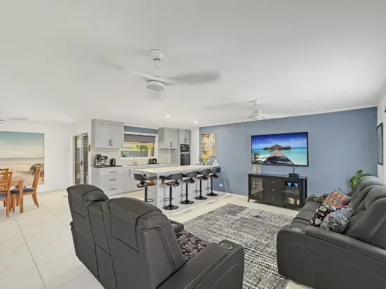 3 Moorhen Court, Eli Waters, Qld 4655