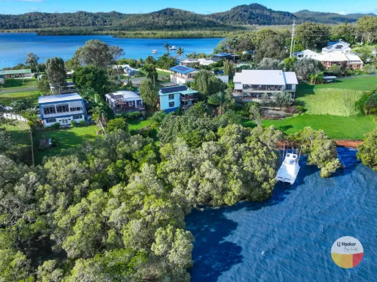 3 Player Court, Russell Island, Qld 4184