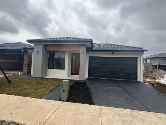 3 Prance Lane, Clyde North, Vic 3978