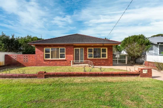 3 Robin Crescent, Woy Woy, NSW 2256
