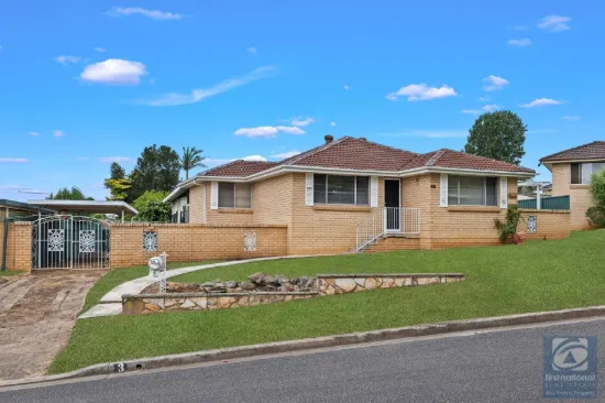 3 Salamaua Place, Glenfield, NSW 2167