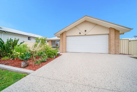 3 Scenic Drive, Emerald, Qld 4720 - For Sale