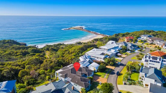 3 Seacliff Place, Caves Beach, NSW 2281