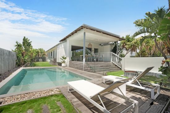 3 Sunshine Close, Mudjimba, Qld 4564