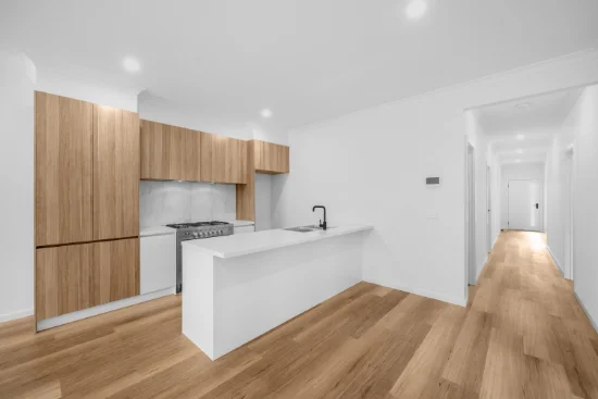 3 Surat Wy, Rockbank, Vic 3335