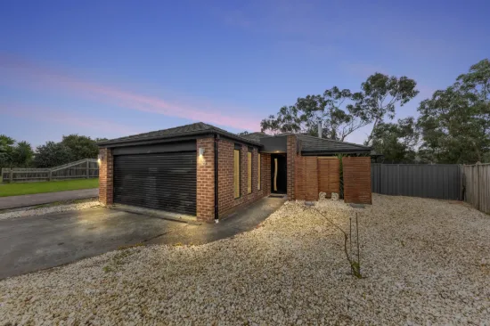 3 Tiffany Close, Pakenham, Vic 3810