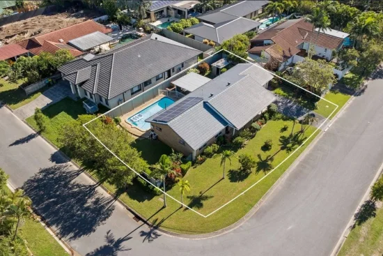 3 Wanaka Street, Broadbeach Waters, Qld 4218 - For Rent