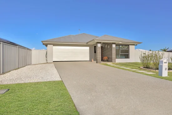 3 Waterside Way, Eli Waters, Qld 4655-Image