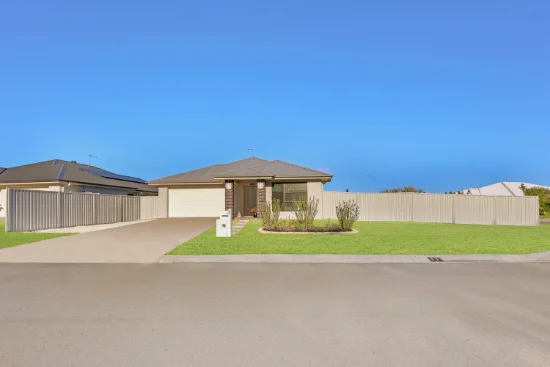 3 Waterside Way, Eli Waters, Qld 4655-Image