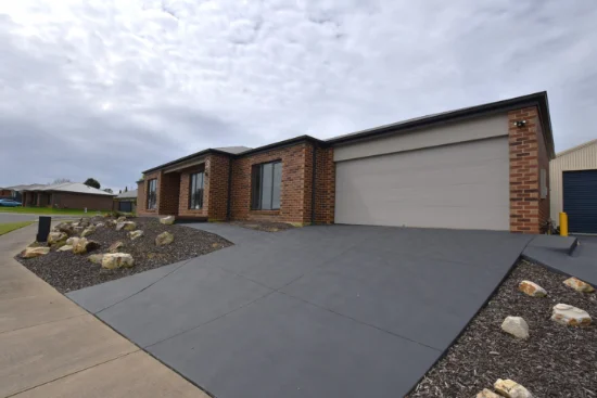 3 Wattle Blossom Bvd, Moe, Vic 3825 - For Rent