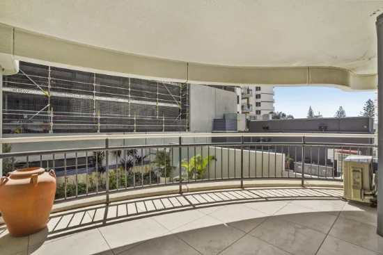 30/15 Victoria Avenue, Broadbeach, Qld 4218