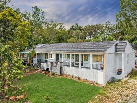 30-32 Jones Road, Bellbird Park, Qld 4300