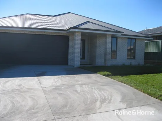 30 Blaxland Drive, Llanarth, NSW 2795