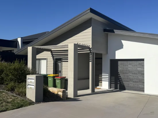 30 Charlow Street, Googong, NSW 2620