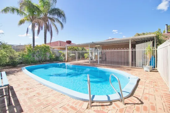 30 Cuthbertson Drive, Cooloongup, WA 6168