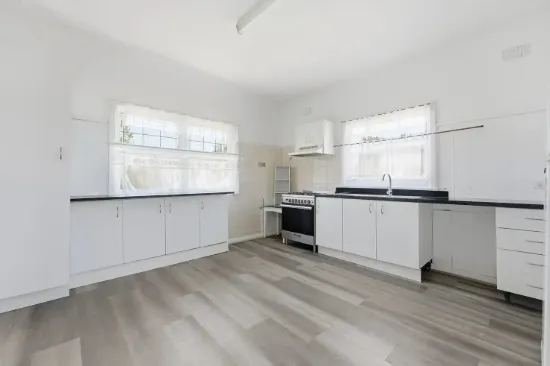 30 Dan St, Campbelltown, NSW 2560