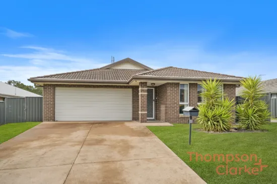 30 Diamond Circuit, Rutherford, NSW 2320