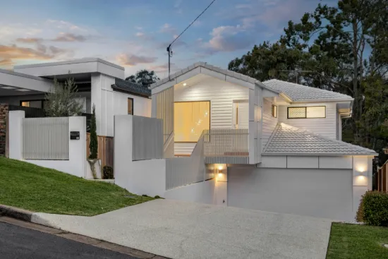 30 Dobbs Street, Holland Park West, Qld 4121