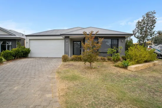30 Dragonfly Boulevard, Lakelands, WA 6180