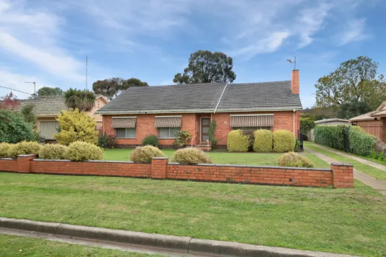 30 Ebden Street, Heathcote, Vic 3523