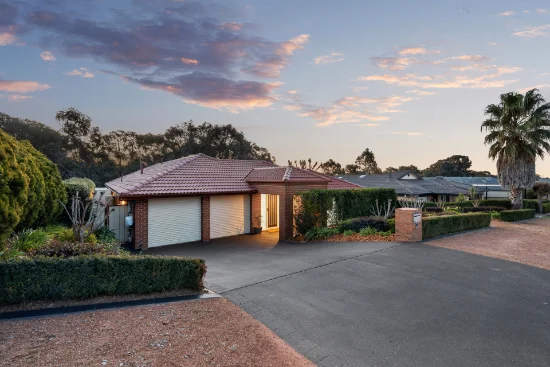 30 Freestone Crescent, Jerrabomberra, NSW 2619