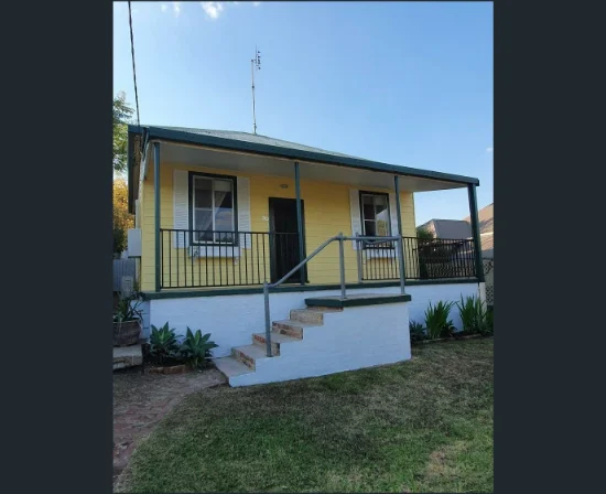 30 Gap Street, Parkes NSW 2870 - For Rent