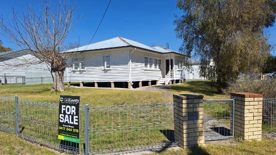 30 Glenlyon Street, Wallangarra, Qld 4383