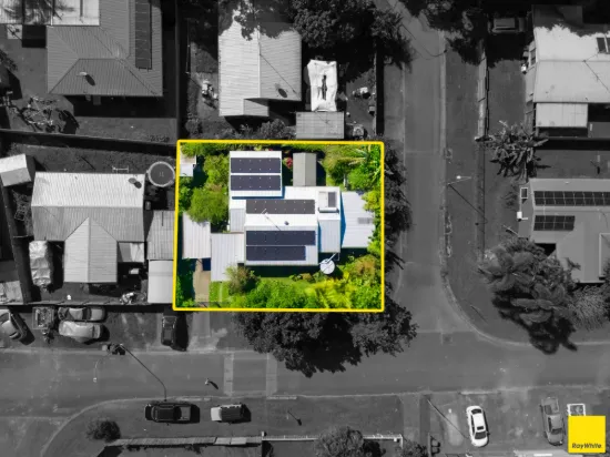 30 Long Street, Mooroobool, Qld 4870