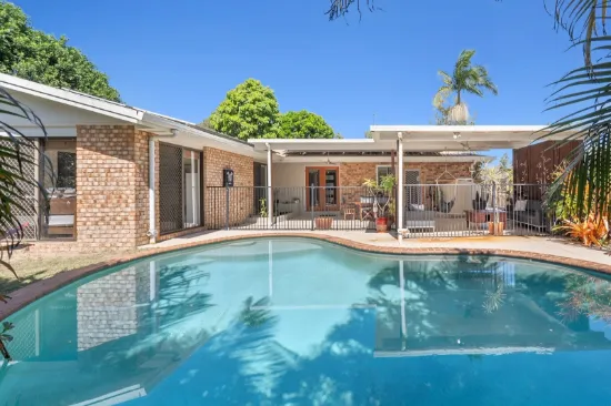 30 Moatah Drive, Beachmere, Qld 4510