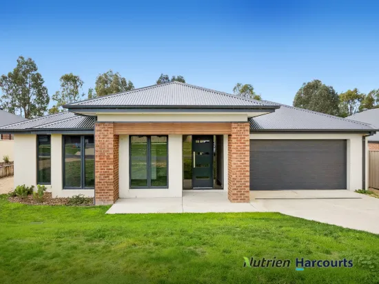 30 Newbery Chase, Yea, Vic 3717