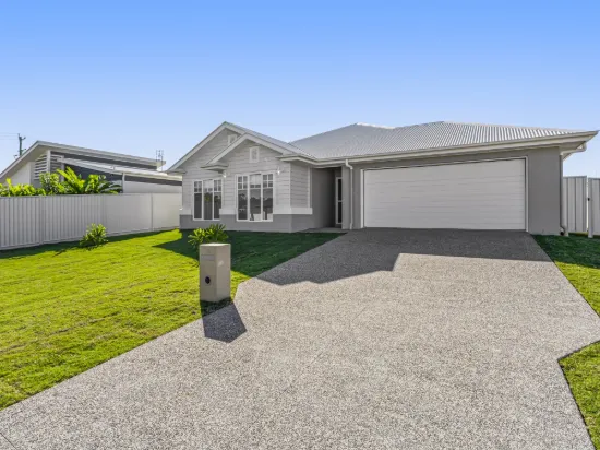 30 Quarterdeck Avenue, Pialba, Qld 4655