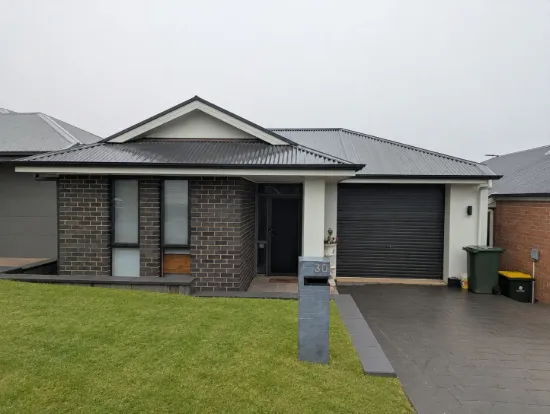 30 Radcliffe Street, Mount Barker, SA 5251