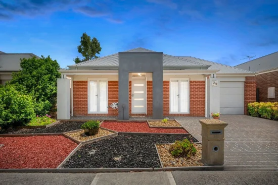 30 Riordan Crescent, Mernda VIC 3754-Image