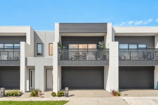 30 Titan Drive, Clyde North, Vic 3978