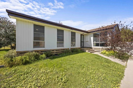 30 Warren Street, Stawell, Vic 3380 - For Rent